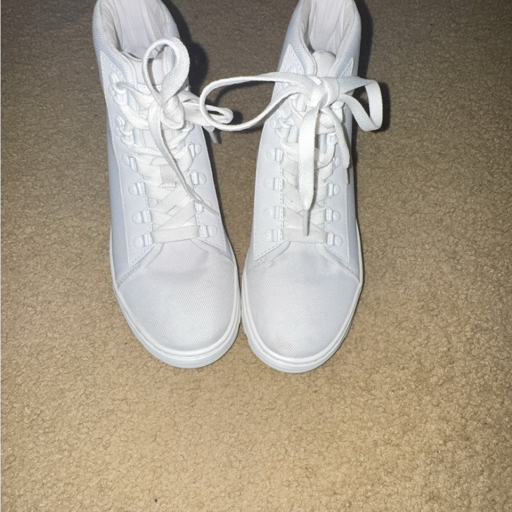 🔥RARE All-White Dr. Martens | Women’s Size 7🔥